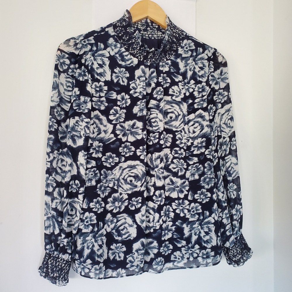 J. CREW XS Shaded Floral Crinkle Chiffon Smocked Top Navy LS Mock Neck Office - Picture 4 of 15